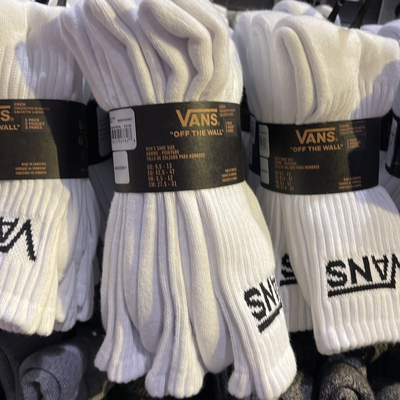Vans Socks 3 pairs set CREW VANS.
"OFF THE WALL" White/White
NWT - Picture 10 of 16